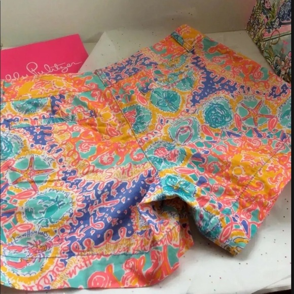 Lilly Pulitzer written in the sun SZ 0 shorts - Picture 3 of 3